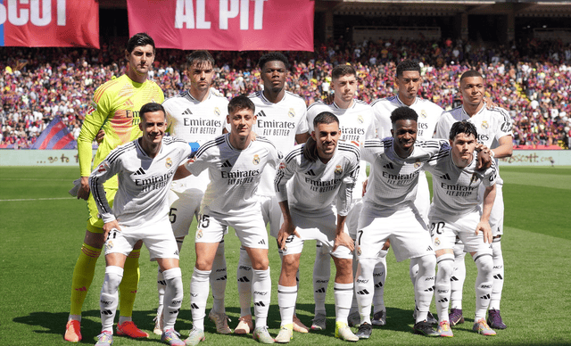 从埃夫勒街区到足球界巅峰：记登贝莱和乌帕梅卡诺的友谊（埃夫勒到足坛之巅：登贝莱与乌帕梅卡诺的同路传奇）