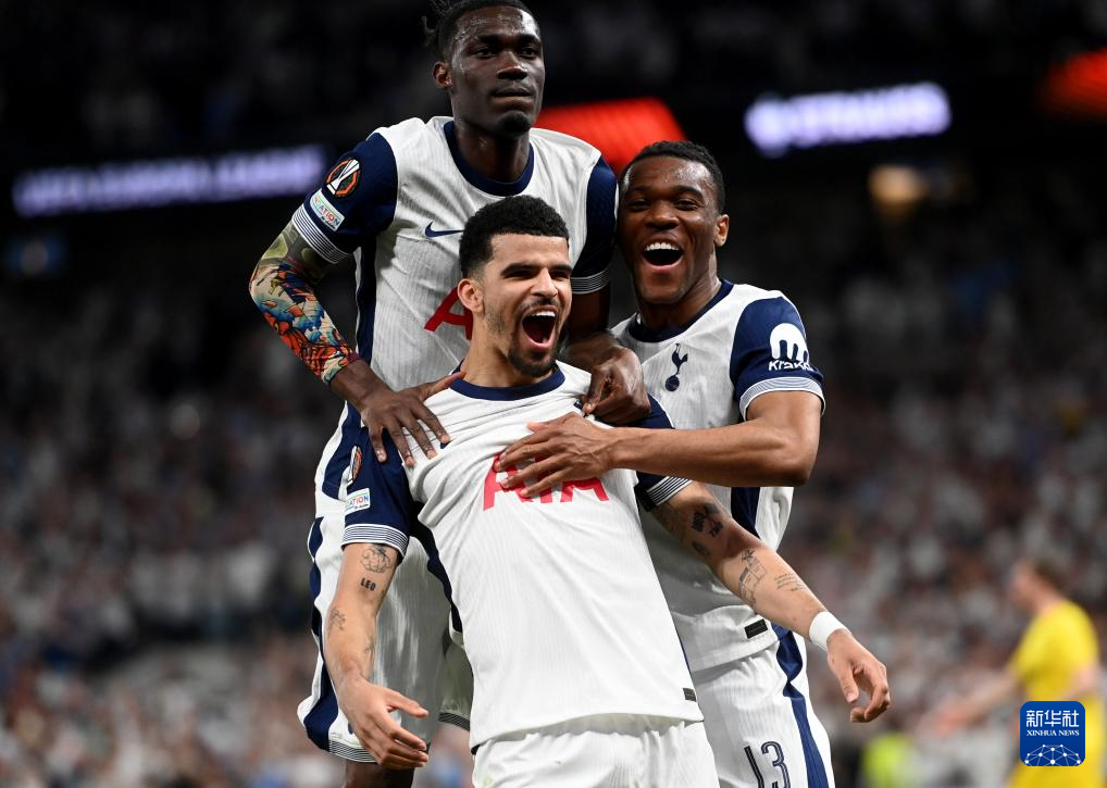 教滑雪也安排上了？还有什么是蔚来驾享小哥不会的吗！蔚来驾享服务用过的都说好！（滑雪教学都安排上了？蔚来驾享小哥无所不能，用过的人都点赞！）