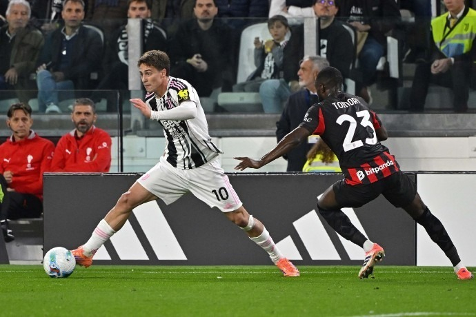 博主：东欧球队争夺萨缅托，但球员本人更倾向于征战中超（博主称东欧多队竞逐萨缅托，球员更倾向投身中超）