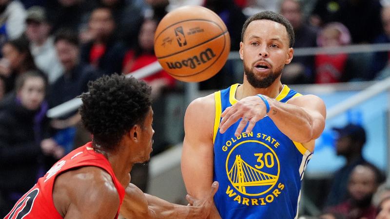 重庆两江新区十联屏打出多个宣传语，庆祝重庆铜梁龙冲超成功（重庆两江新区十联屏齐播多条祝贺标语，庆重庆铜梁龙成功冲超）