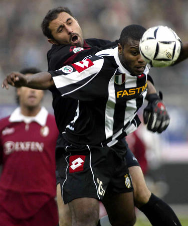 丘库埃泽：第一次与梅西同场竞技，我无法把视线从他身上移开（丘库埃泽：与梅西首次同场，我的目光始终离不开他）