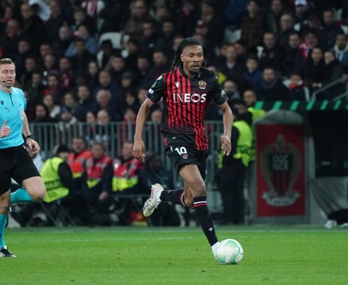 热刺旧将：弗兰克每隔五分钟就改变战术，澳波更有魄力（热刺旧将：弗兰克五分钟一变招，澳波更显魄力）