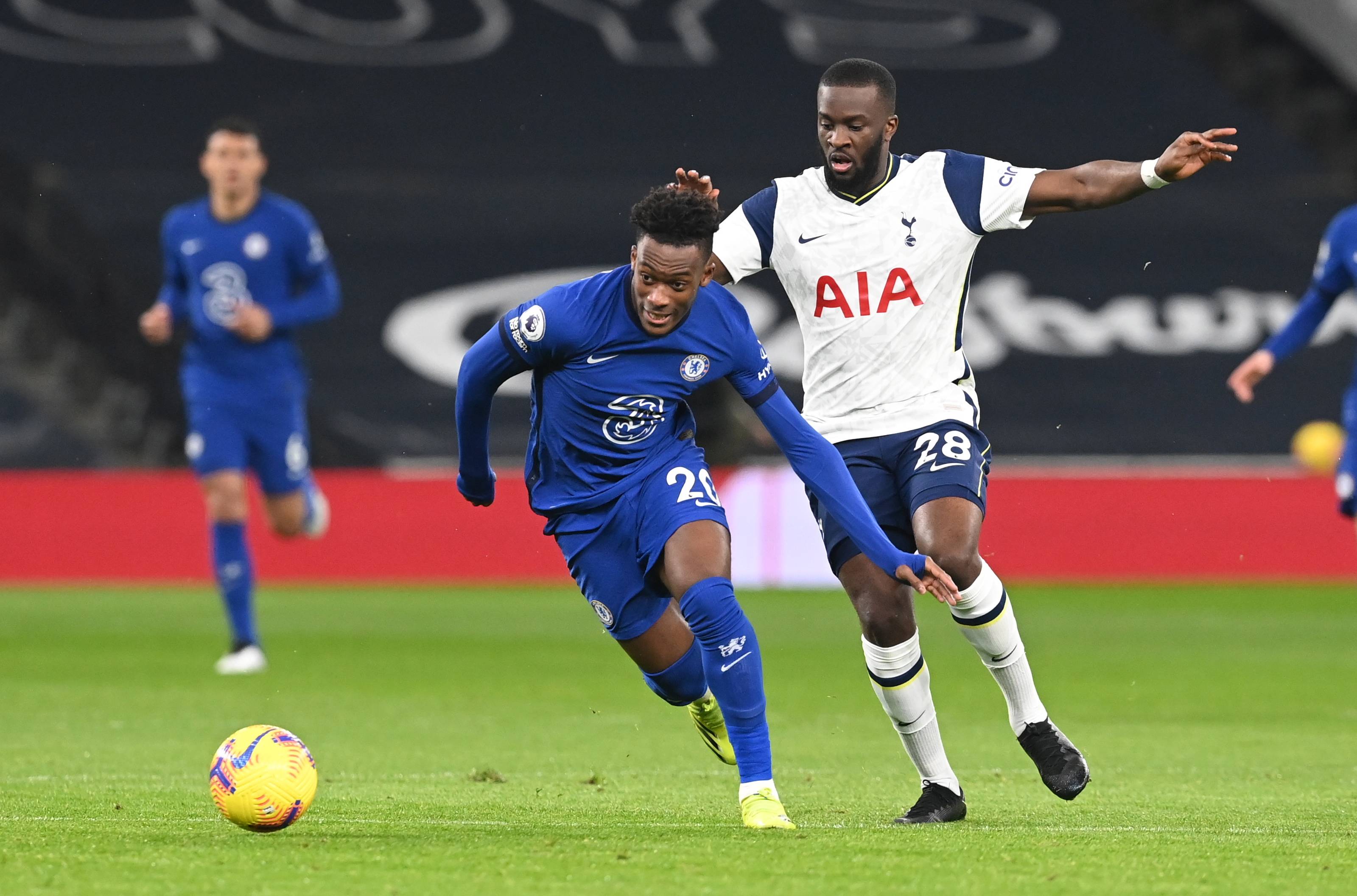 内维尔：顶级联赛中输球是正常现象，阿森纳不应因此慌乱（内维尔：顶级联赛失利属常态，阿森纳无需慌张）