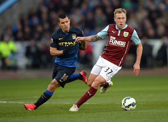 本泽马或放弃沙特天价年薪，自由身引多队争夺（本泽马或拒沙特天价合同，自由身引多队竞逐）