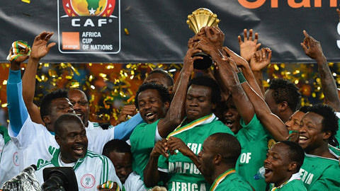 欧冠冠军、世界冠军&前枪手球探：本周寿星“野兽”卡伦布（本周寿星“野兽”卡伦布：欧冠与世界杯双冠得主，前阿森纳球探）