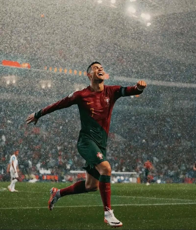 西甲16队结束15轮，姆巴佩16球领跑射手榜，巴萨、皇马多点开花，明日西甲开战。（16队战罢西甲15轮，姆巴佩16球居首；巴萨皇马多点开花，新一轮明日开战）