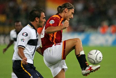 每体：众多欧洲球队有意王钰栋，最终目的地可能是英超或德甲（每体：王钰栋获欧洲多队青睐，潜在下家为英超或德甲）