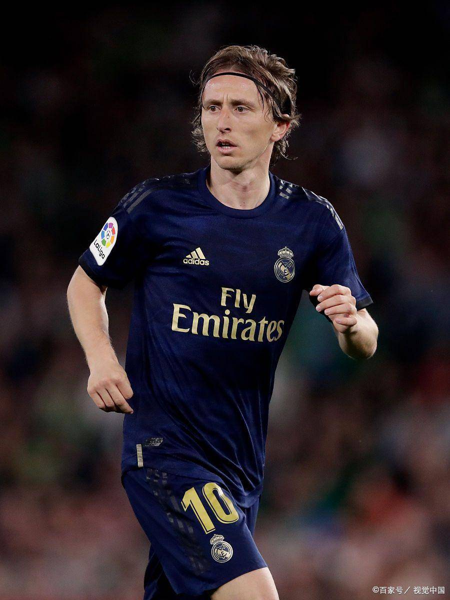 17岁290天，卡尔成为欧冠历史连续3场进球最年轻的球员（年仅17岁290天，卡尔加冕欧冠史上连续三场进球最年轻球员）